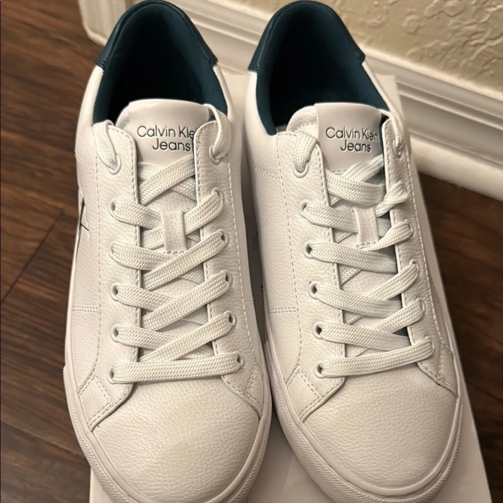 Calvin Klein Men’s White Sneakers 9 1/2 - Picture 6 of 6